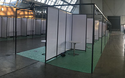 Maquette stand